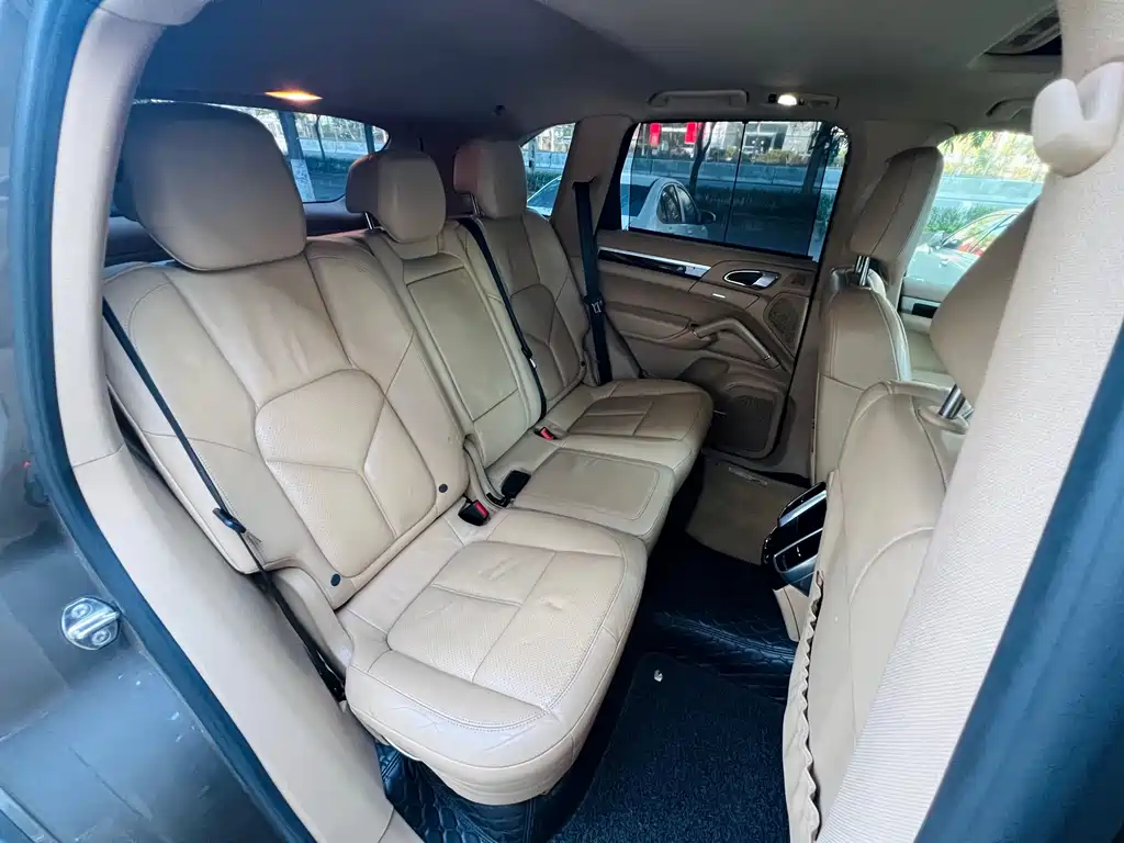 Porsche Cayenne — миниатюра 16