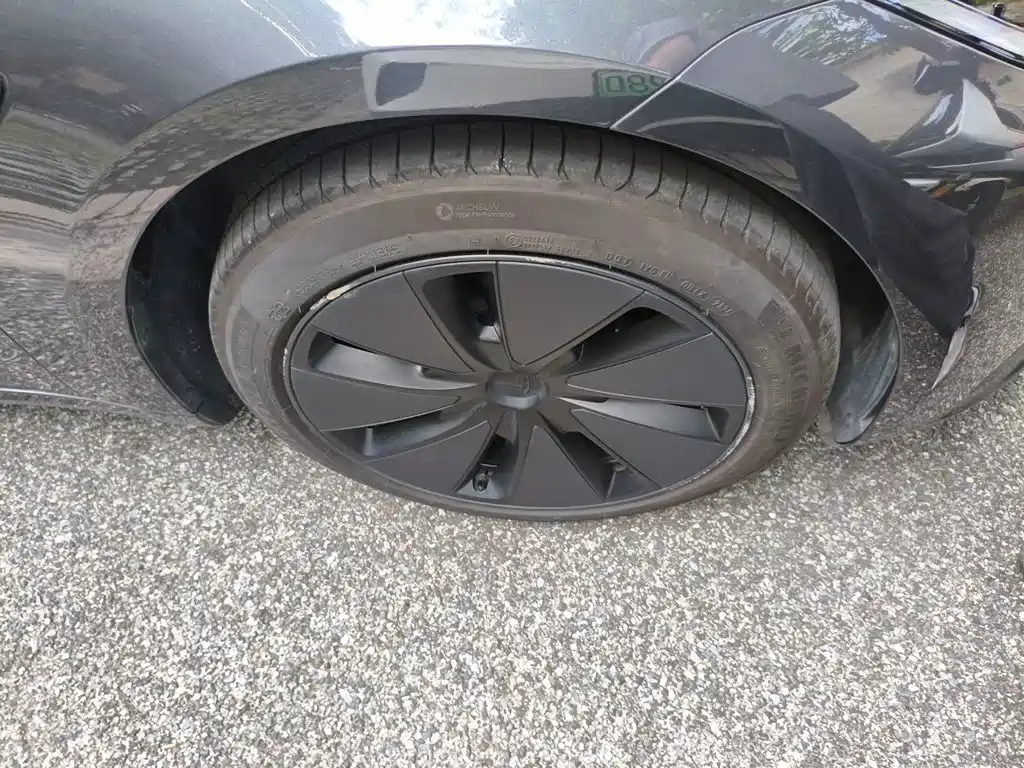 Tesla Model 3 — миниатюра 24