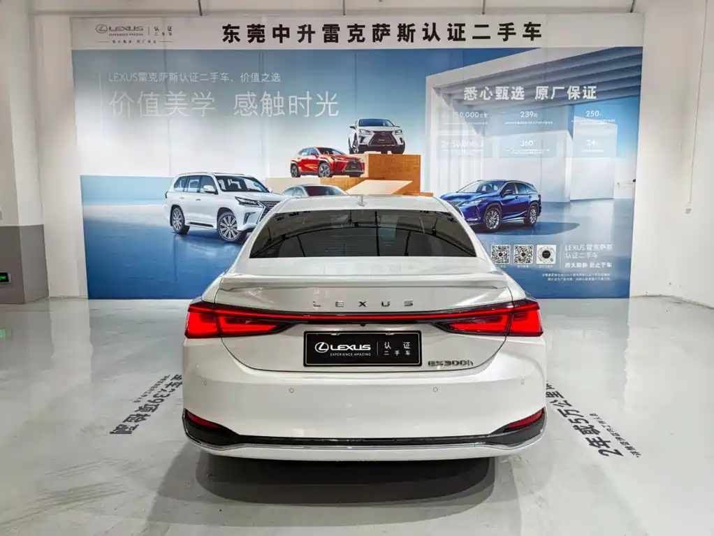 Lexus ES — миниатюра 11