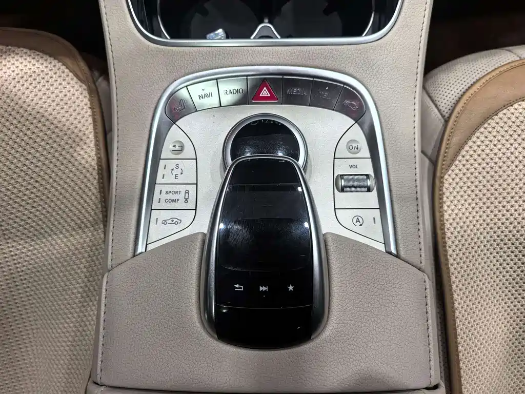 Mercedes-Benz S-Class — миниатюра 13