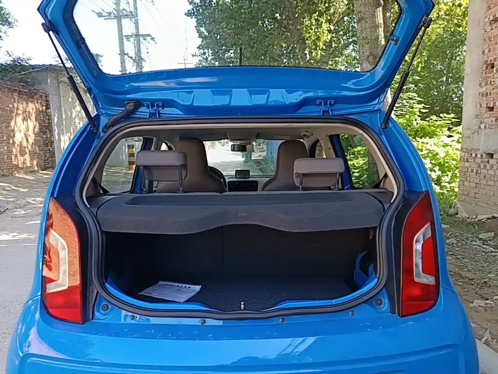 Volkswagen up! — миниатюра 19