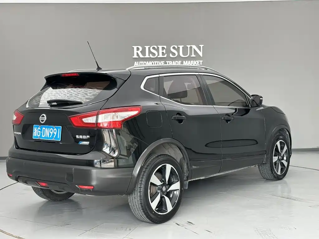 Nissan Qashqai — миниатюра 8