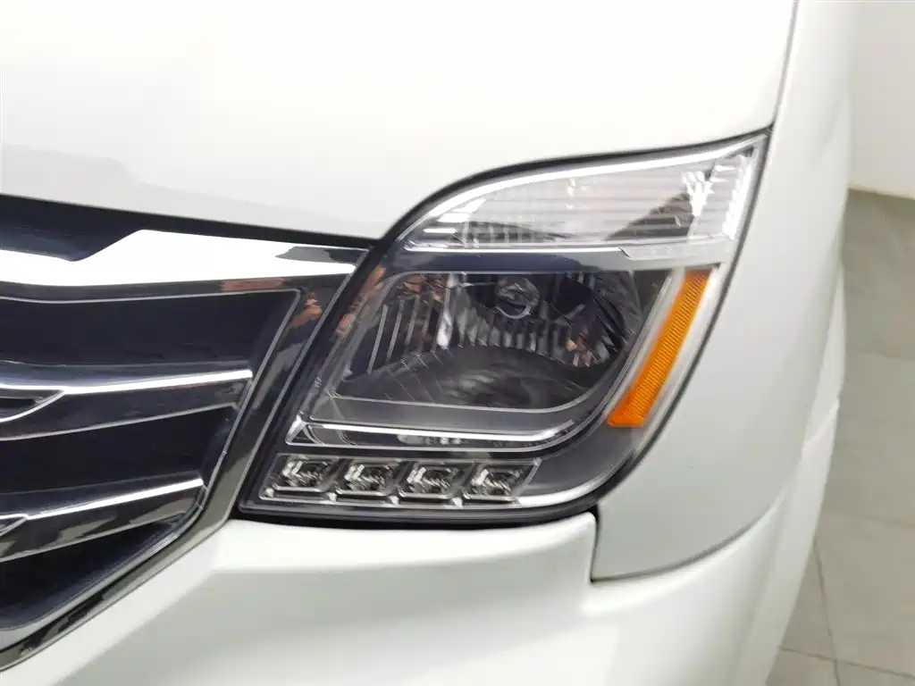 SAIC MAXUS XINTU V80