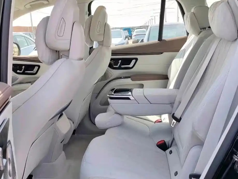 Mercedes-Benz EQS SUV — миниатюра 9