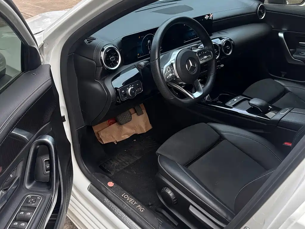 Mercedes-Benz A-Class — миниатюра 7
