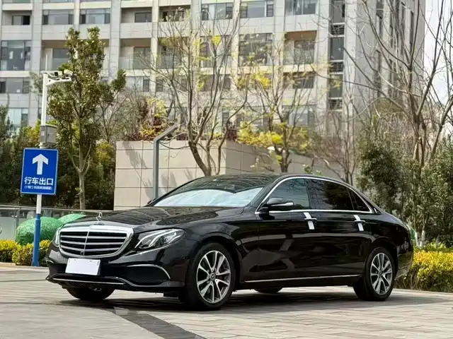 MERCEDES-BENZ E CLASS