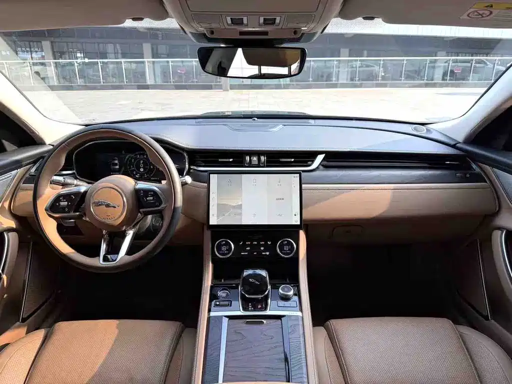 Jaguar XFL — миниатюра 9