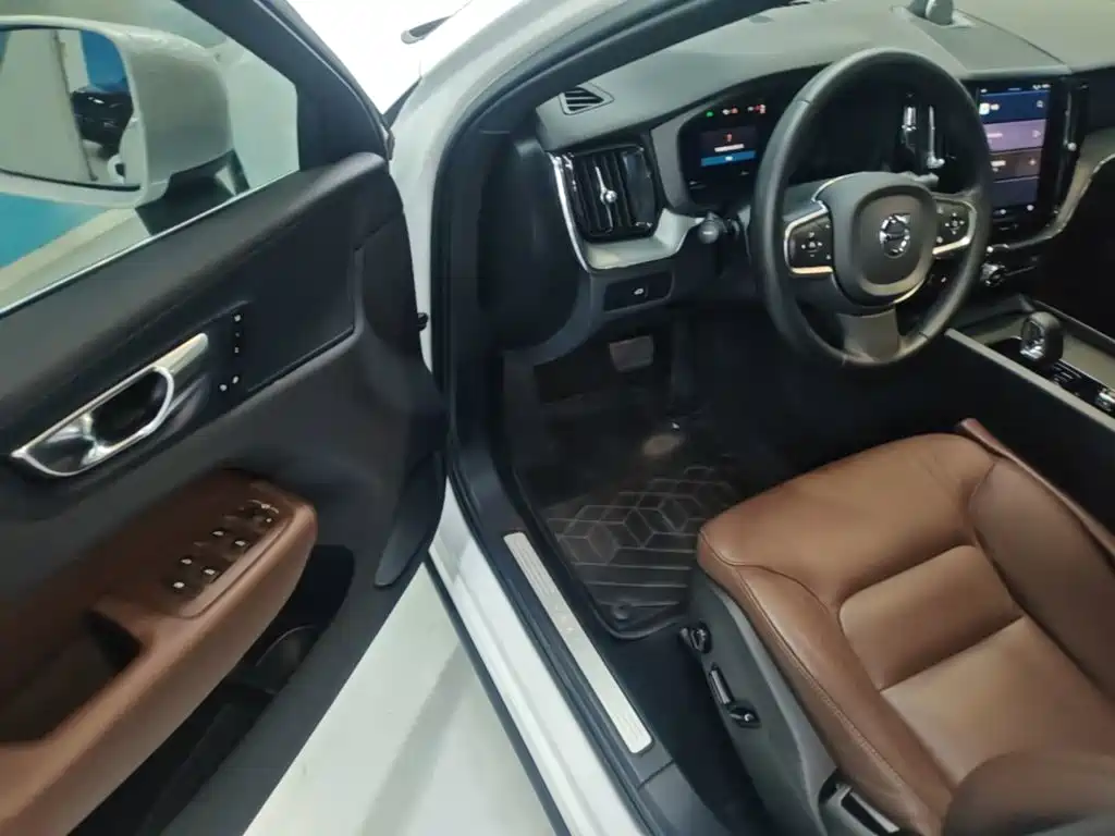 Volvo XC60 — миниатюра 16