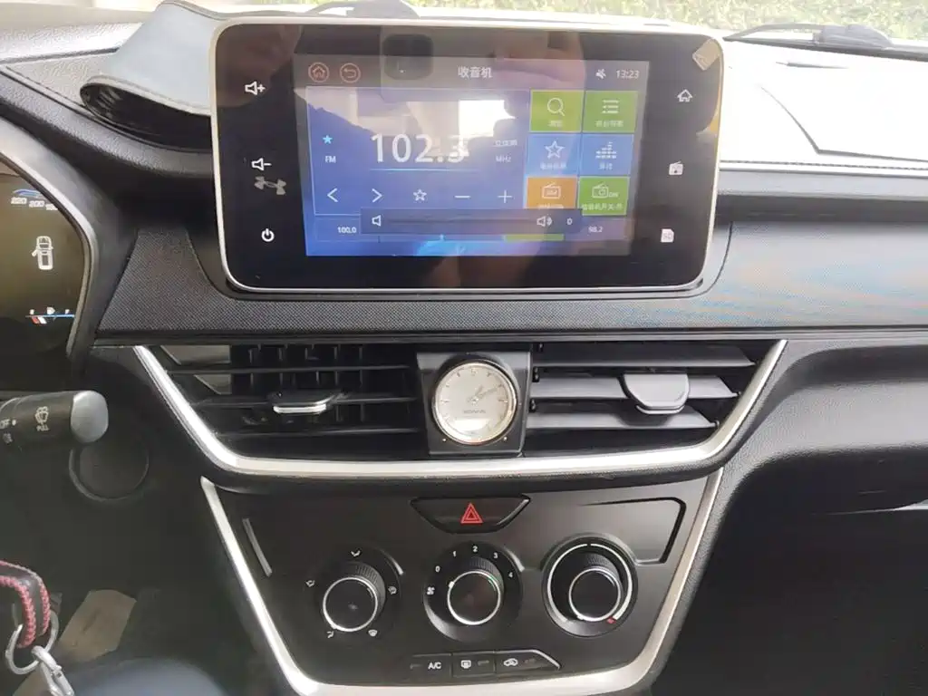 Wuling Hongguang S3 — миниатюра 13
