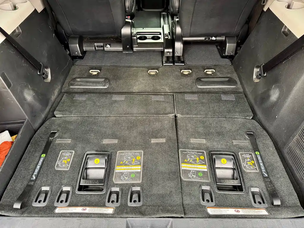 Toyota Sienna — миниатюра 14