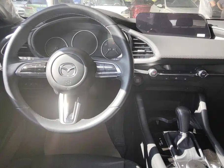 Mazda 3 Axela — миниатюра 12