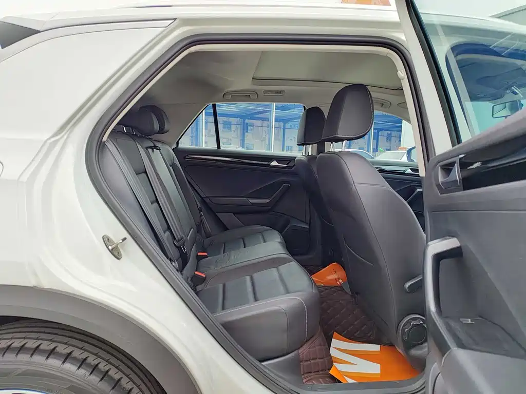 Volkswagen T-Roc — миниатюра 6