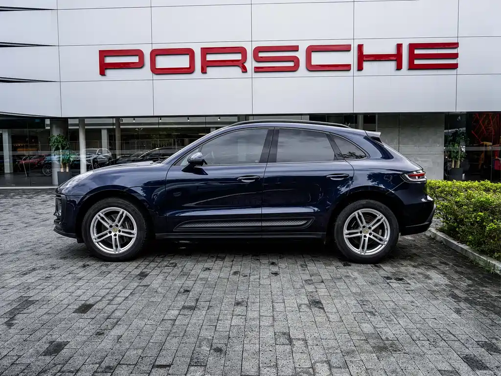 Porsche Macan — миниатюра 3