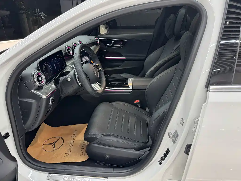 Mercedes-Benz C-Class — миниатюра 7