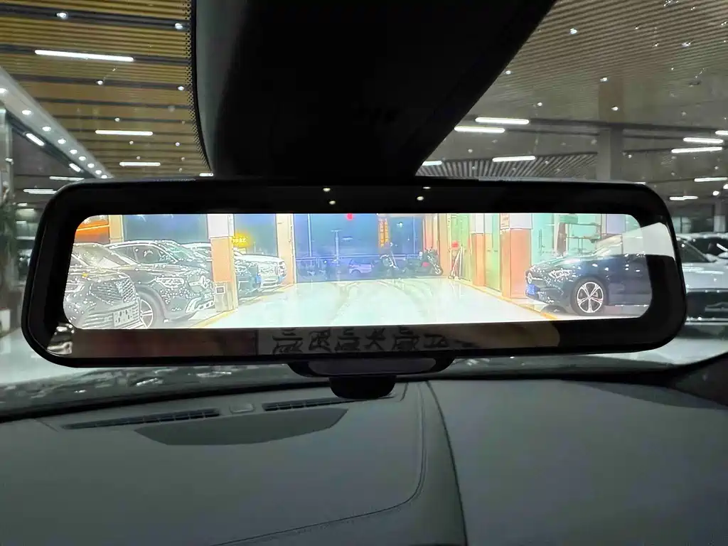 Cadillac XT5 — миниатюра 9