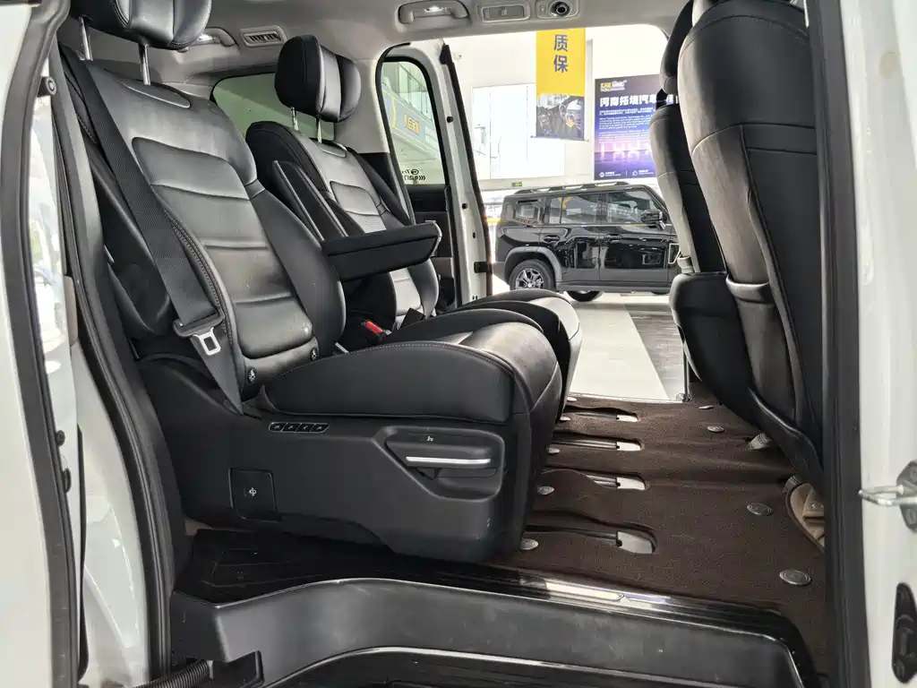 GAC Motor Trumpchi E8 PHEV — миниатюра 7
