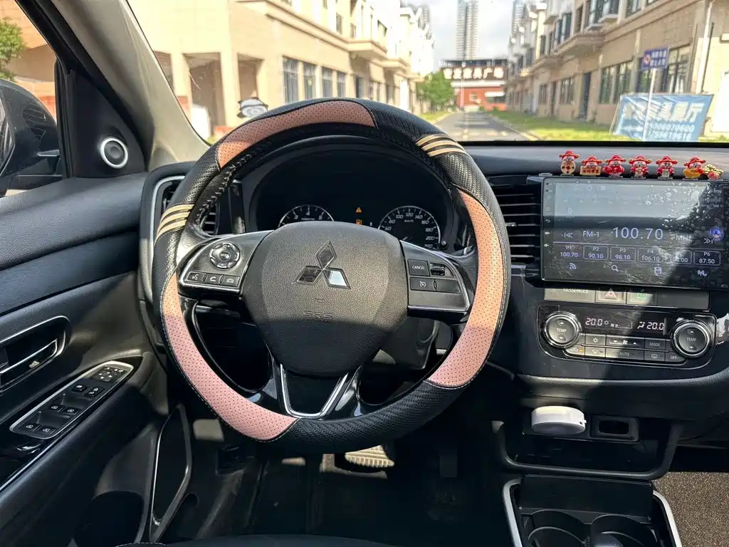 Mitsubishi Outlander — миниатюра 7