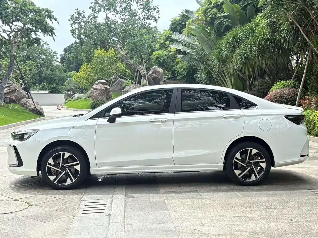 BAIC EU5 Plus — миниатюра 7