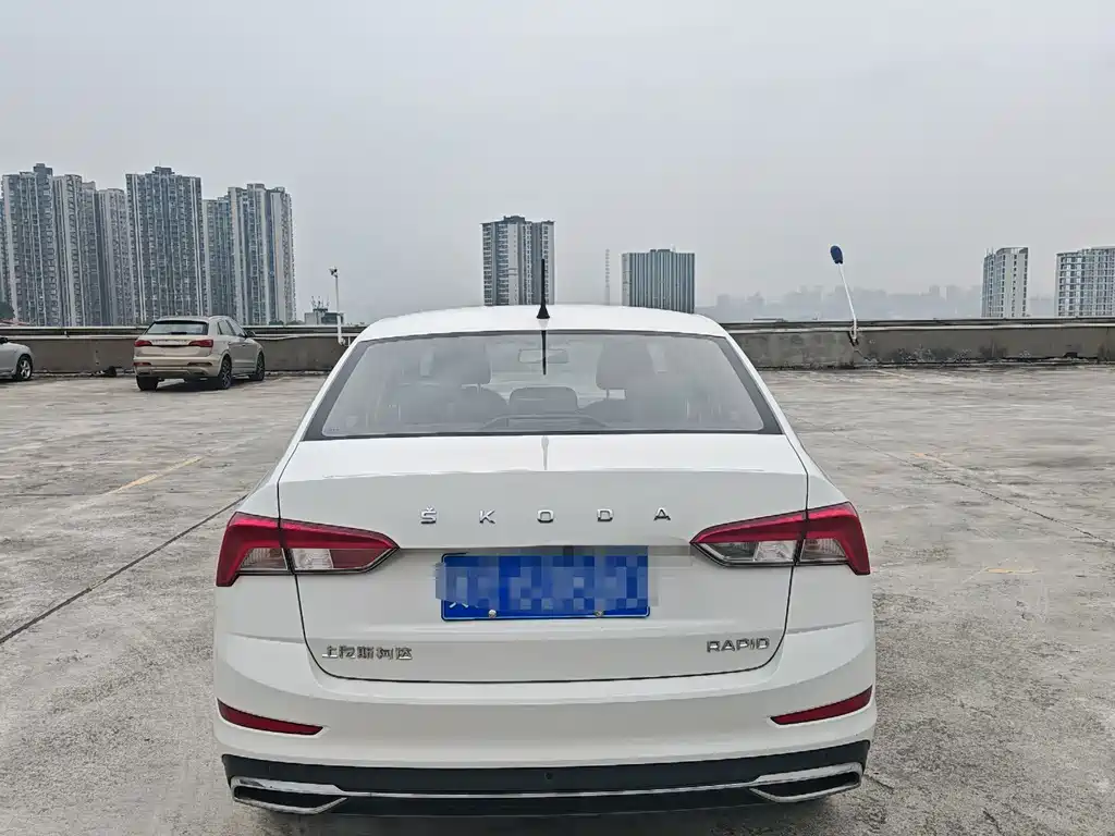 Skoda Rapid — миниатюра 5
