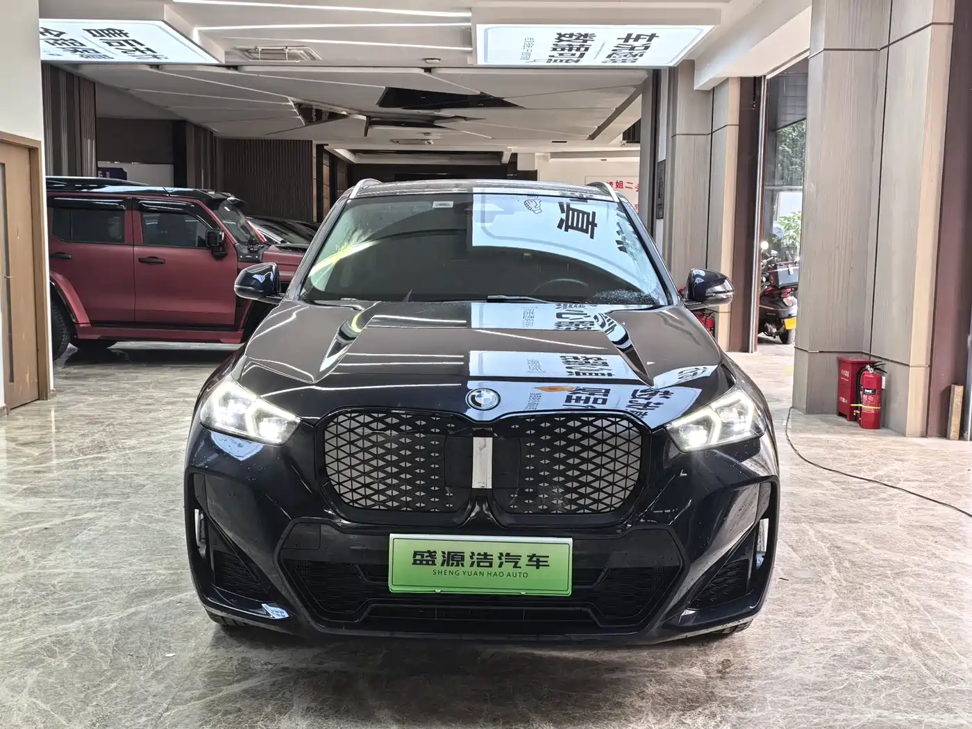 BMW iX1