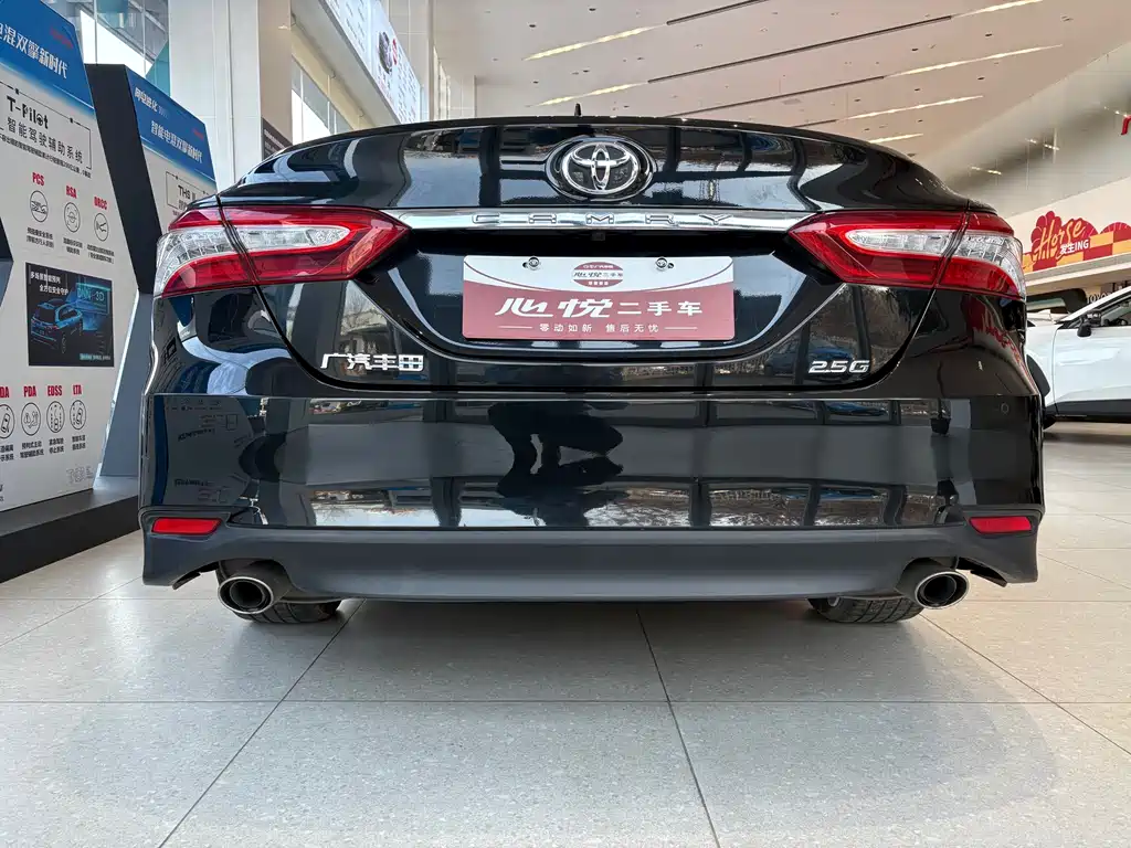 TOYOTA CAMRY