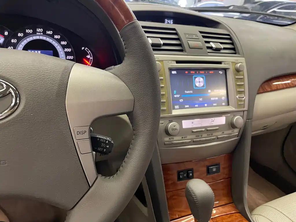 Toyota Camry — миниатюра 17