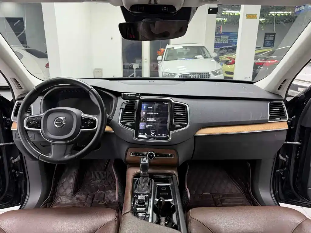 Volvo XC90 — миниатюра 8