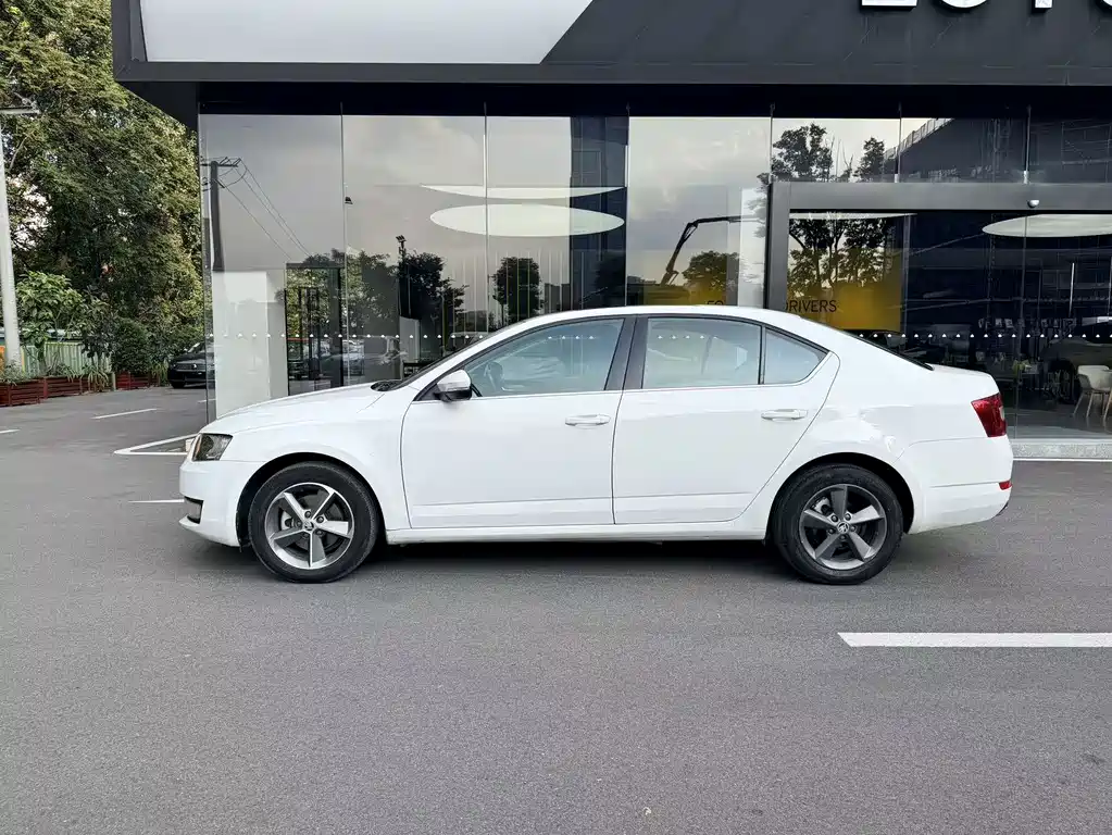 Skoda Octavia — миниатюра 8