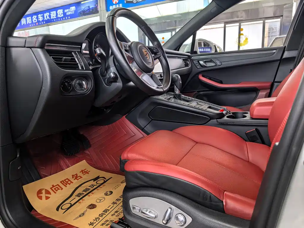 Porsche Macan — миниатюра 8
