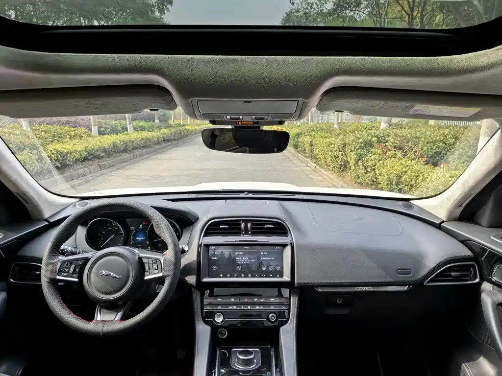 Jaguar F-Pace 2020 2.0T Premium