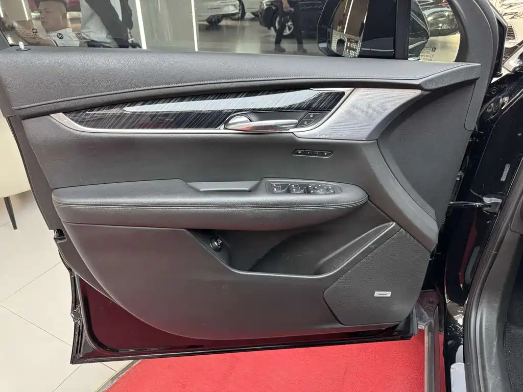 Cadillac XT6 — миниатюра 7