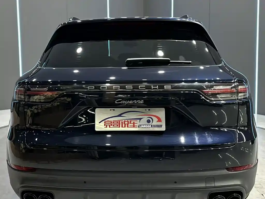 Porsche Cayenne — миниатюра 7
