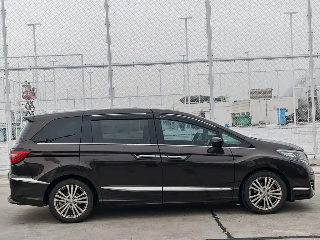 Honda Elysion 2016 2.4L