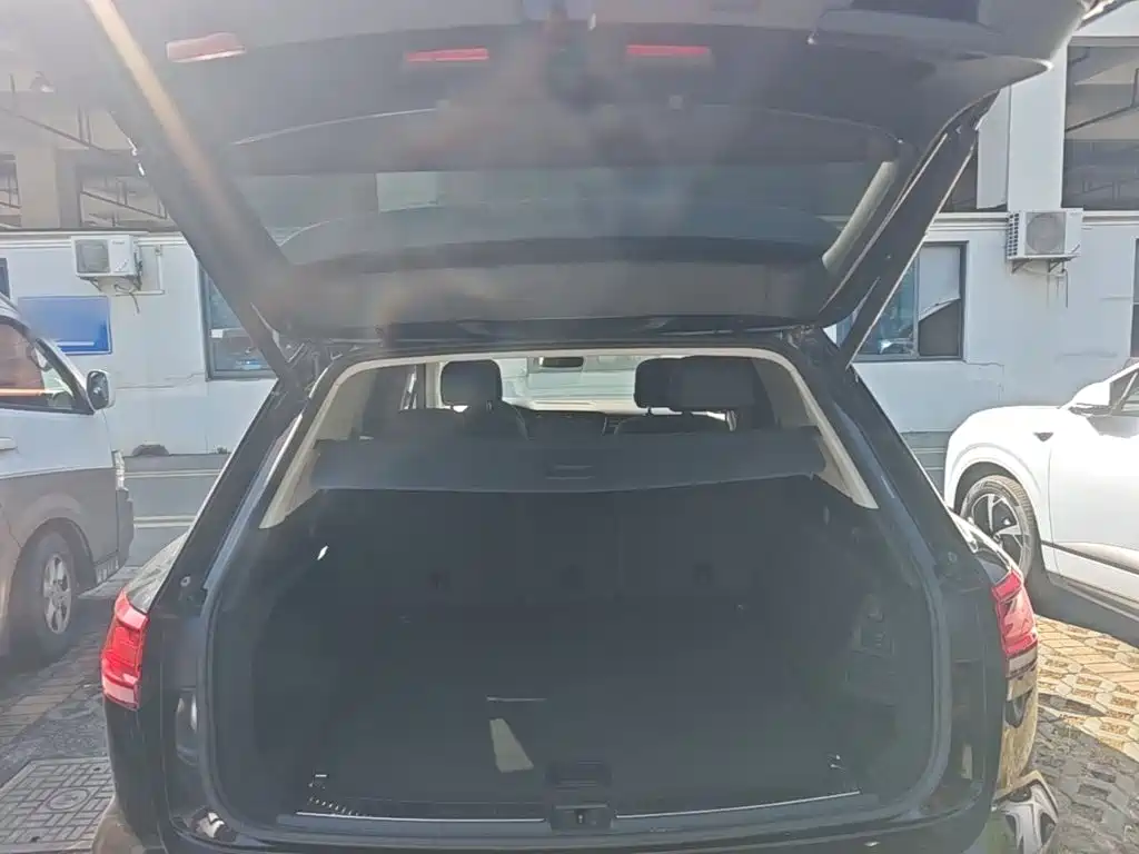 Volkswagen Touareg — миниатюра 19
