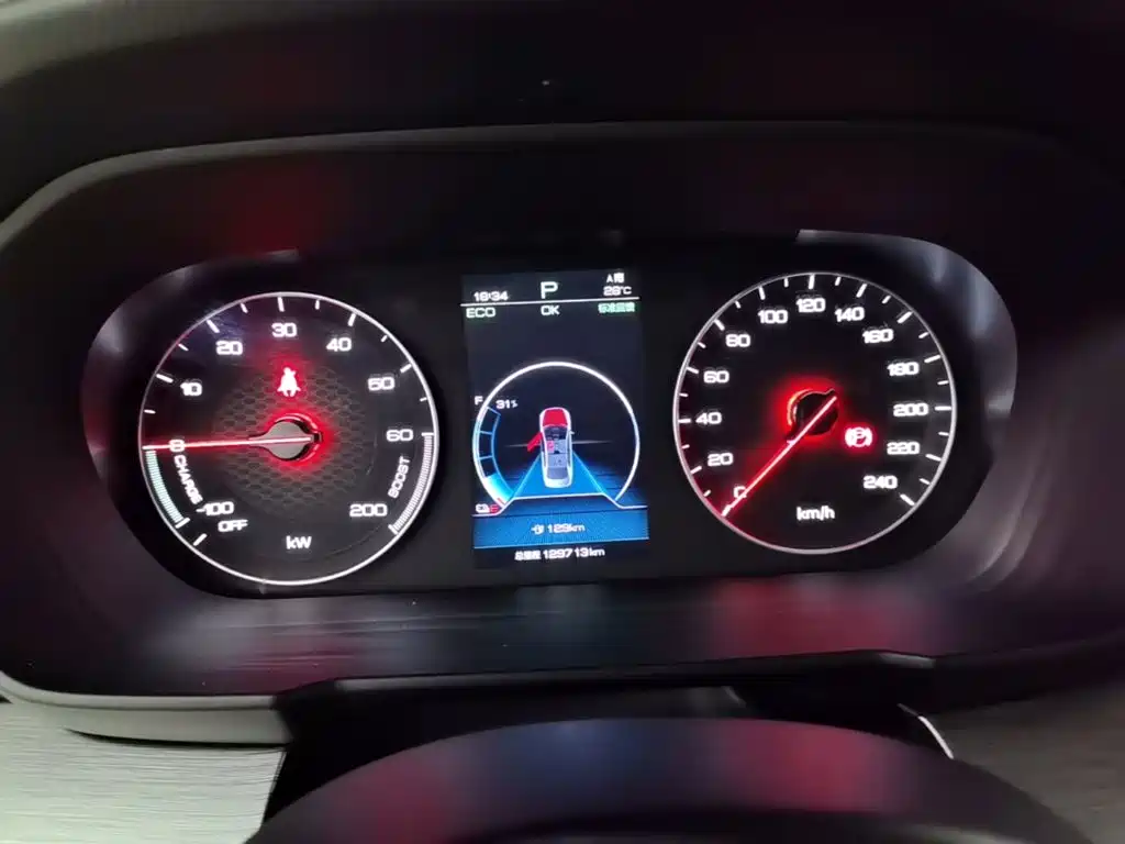 BYD Qin NEV — миниатюра 12