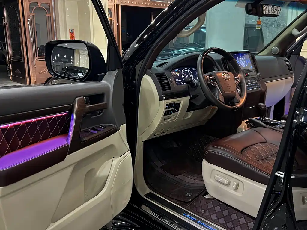 Toyota Land Cruiser — миниатюра 8