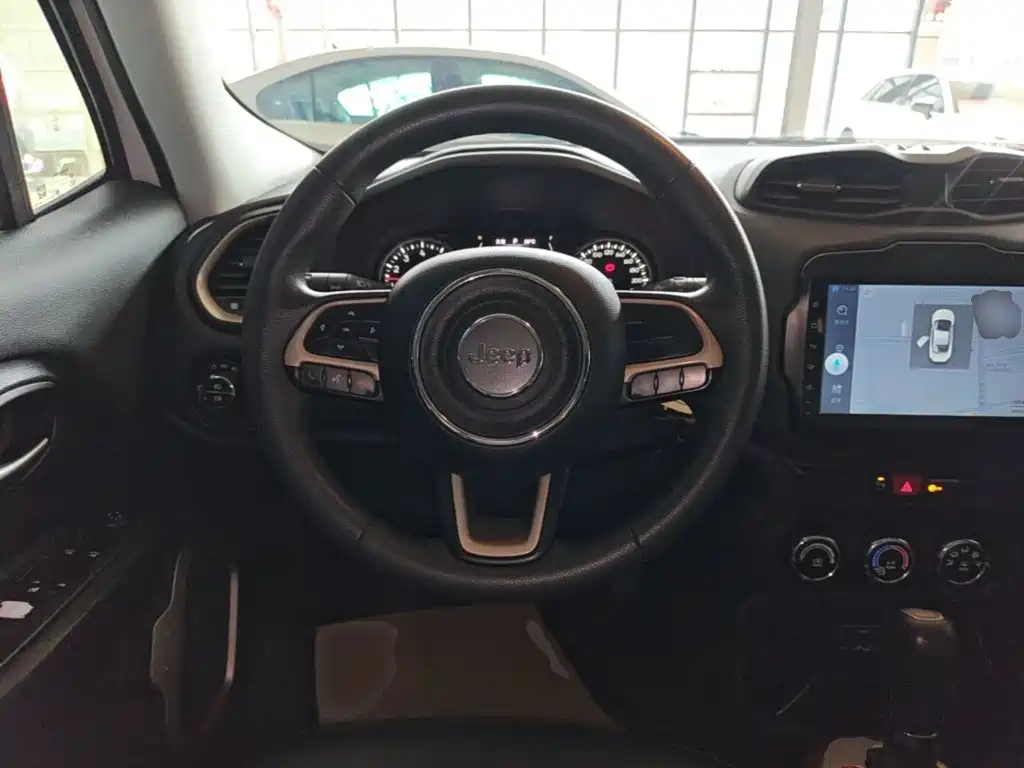 Jeep Renegade — миниатюра 11