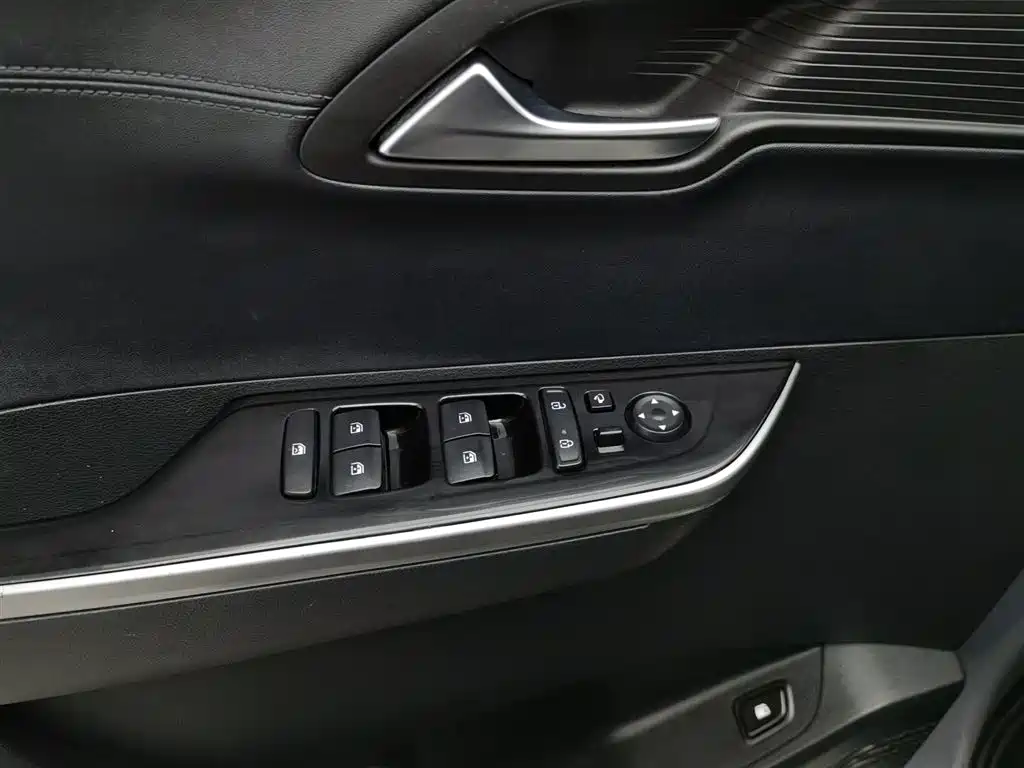 Hyundai Custo 2021 270TGDi Luxury LUX