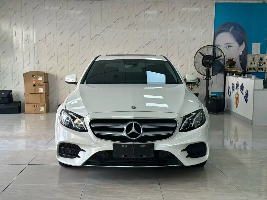 Mercedes-Benz E-Class — миниатюра 2