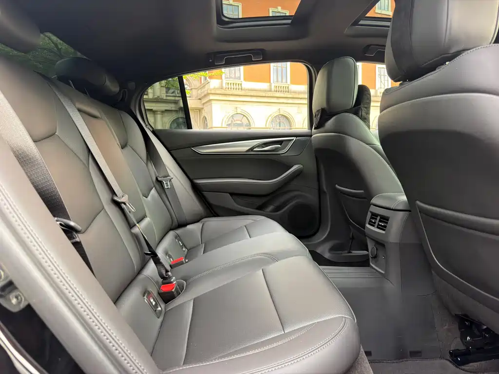 Cadillac CT5 — миниатюра 12