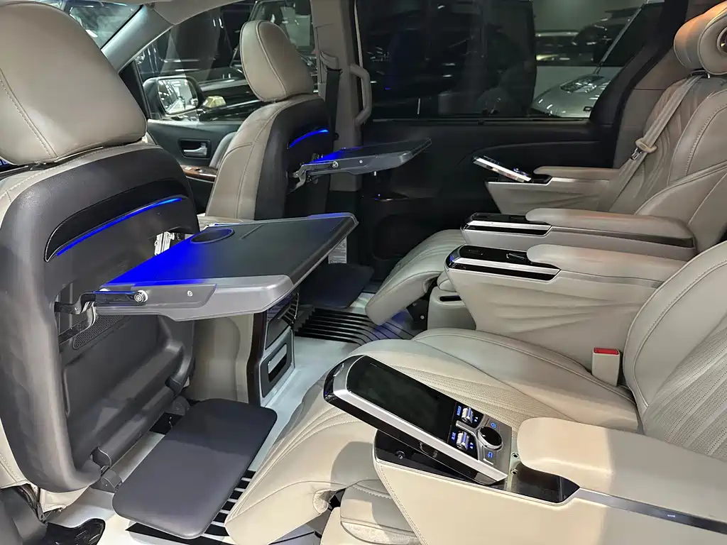Toyota Sienna — миниатюра 10