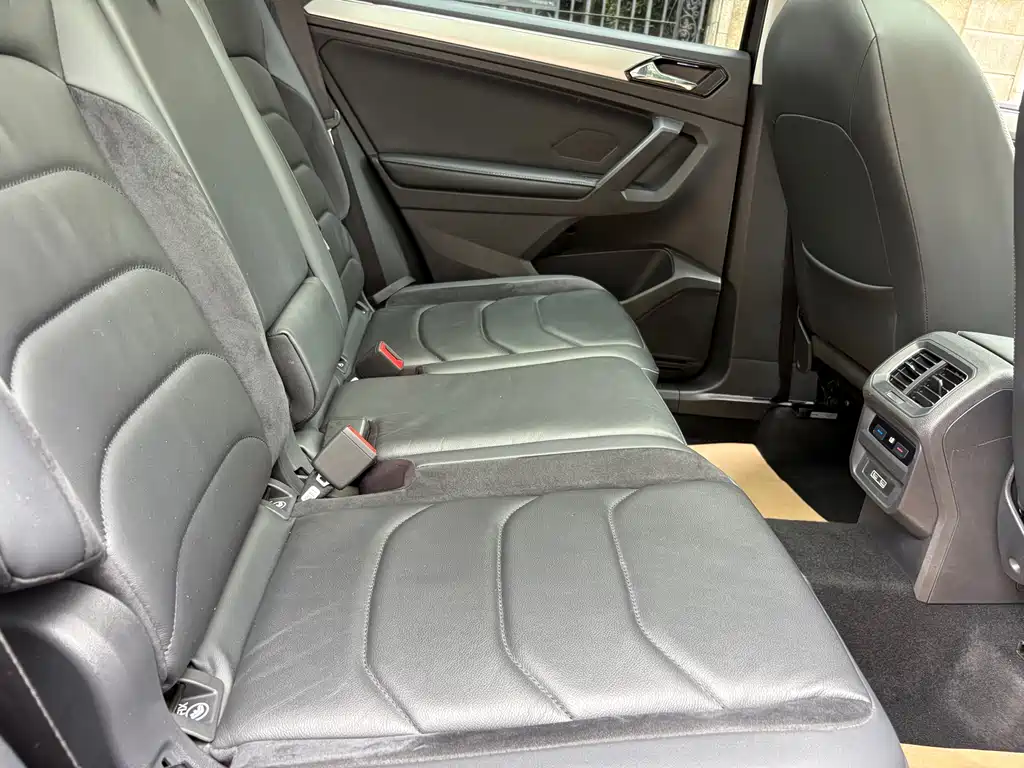 Volkswagen Tiguan L L 2018 380TSI AT Luxury