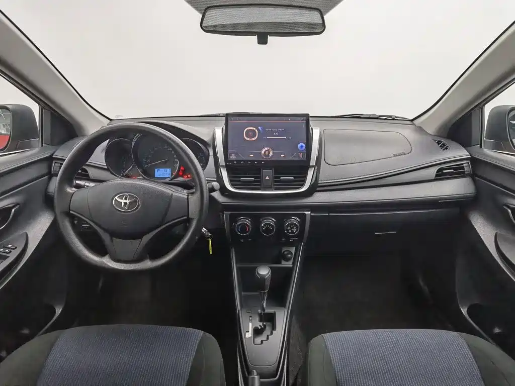 Toyota Yaris L — миниатюра 5