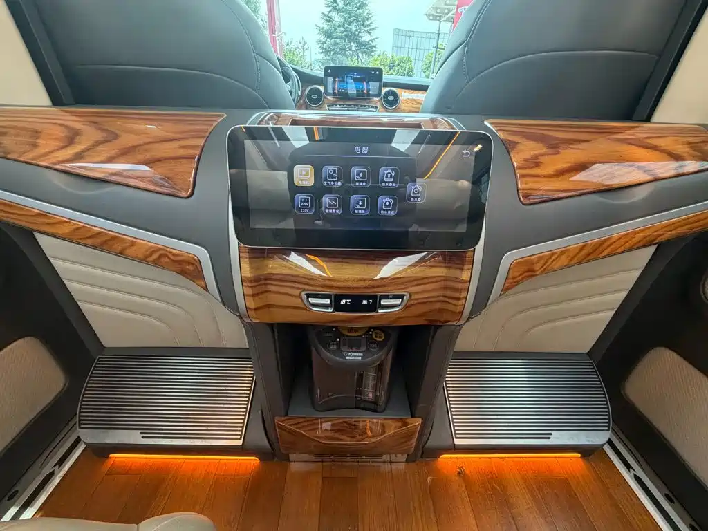 Mercedes-Benz V-Class — миниатюра 9