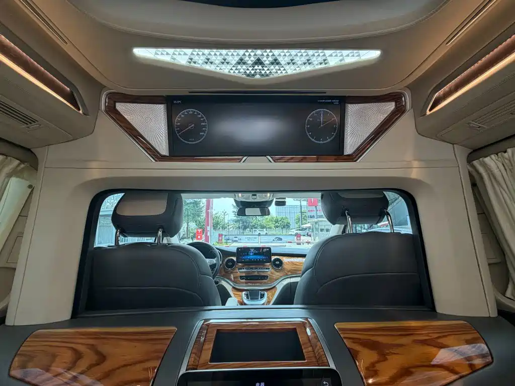 Mercedes-Benz V-Class — миниатюра 10