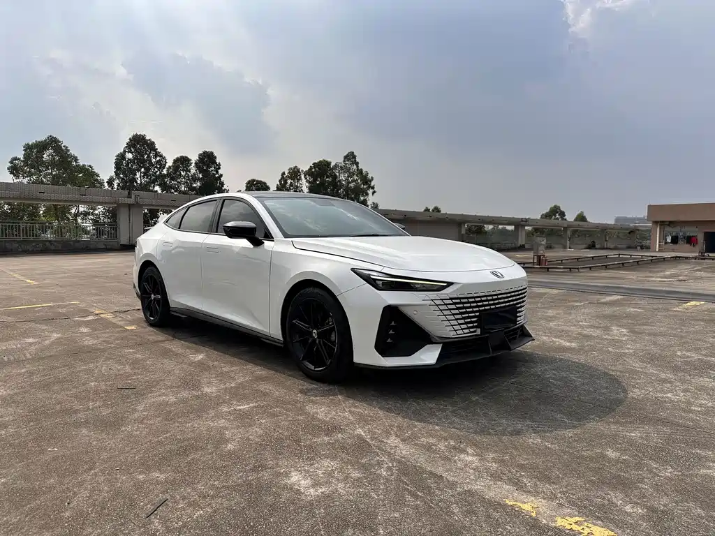 Changan UNI-V — миниатюра 3