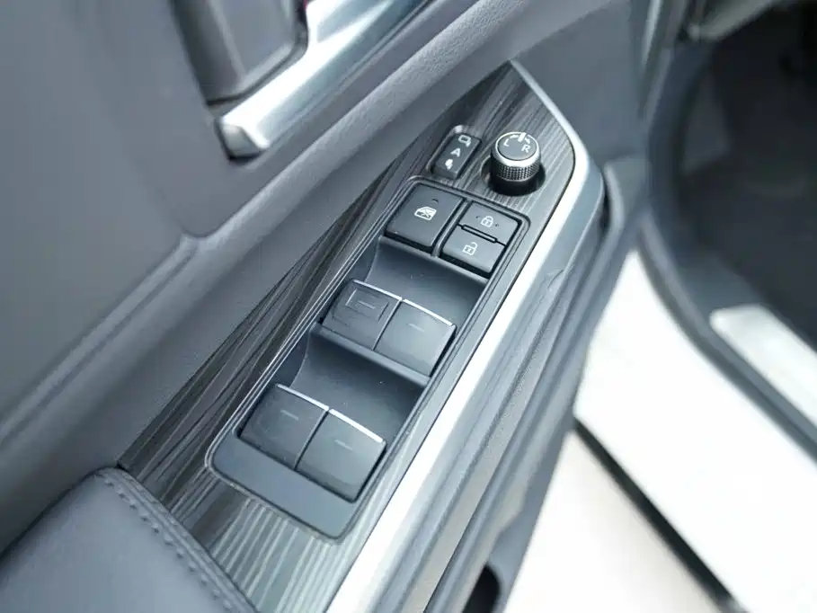 Toyota Sienna — миниатюра 11