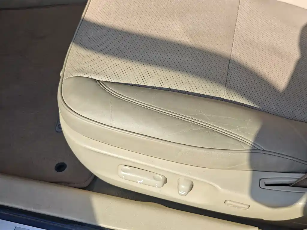 Toyota Crown — миниатюра 13