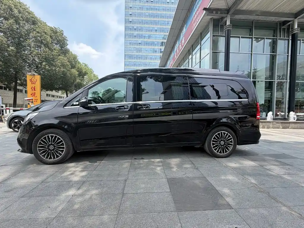 Mercedes-Benz V-Class — миниатюра 2