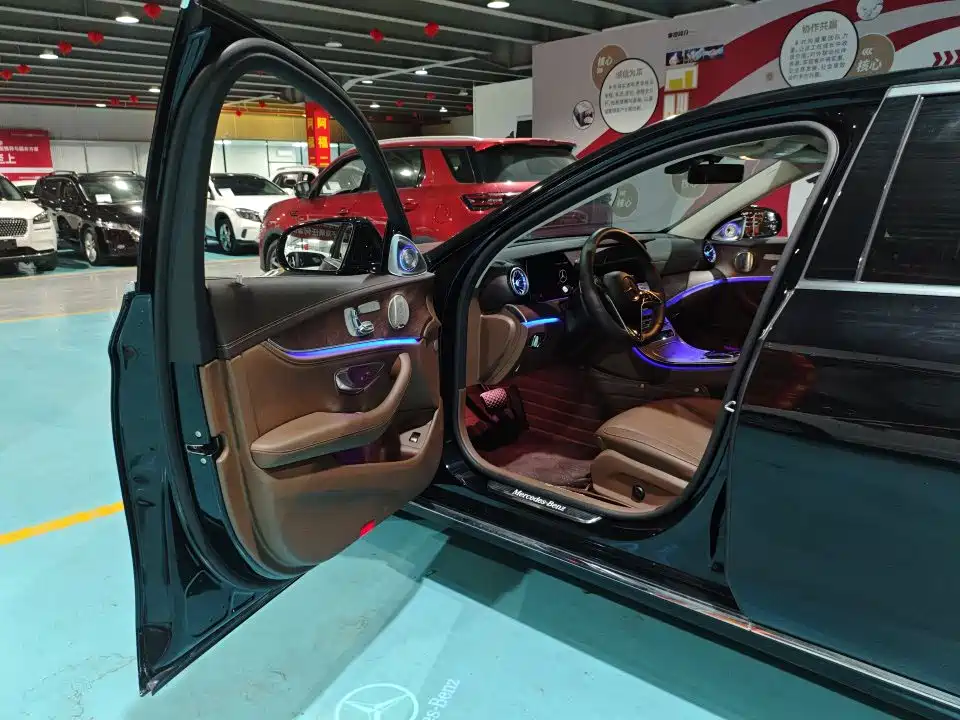 Mercedes-Benz E-Class — миниатюра 4